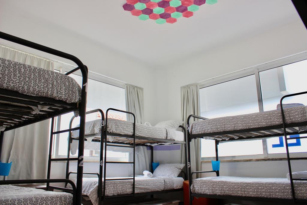 Rich & Poor Hostel Албуфейра Екстер'єр фото